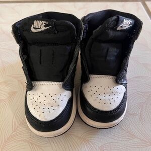 Black and white Nike baby shoes